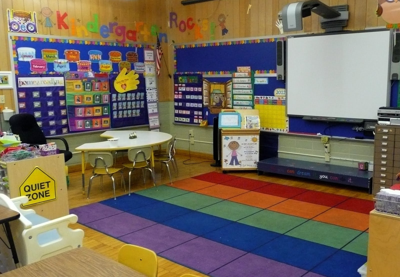 The Very Busy Kindergarten: My Smartboard Calendar