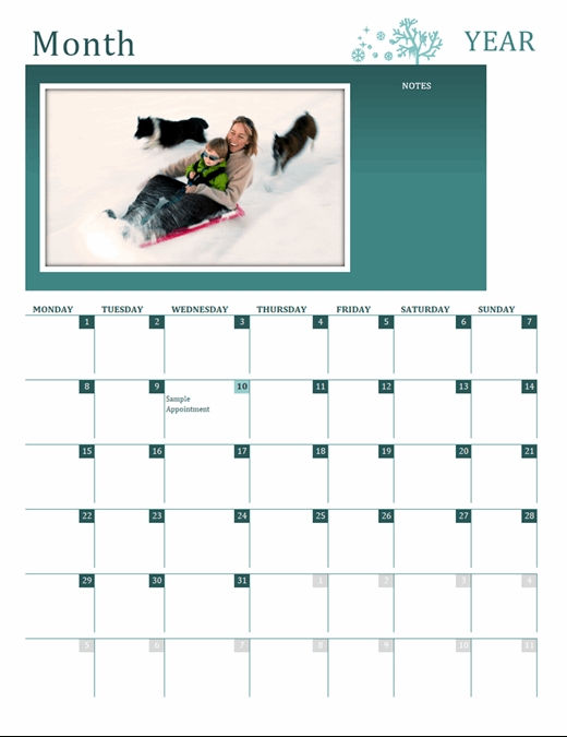 Seasonal Family Calendar (Any Year, Mon-Sun)